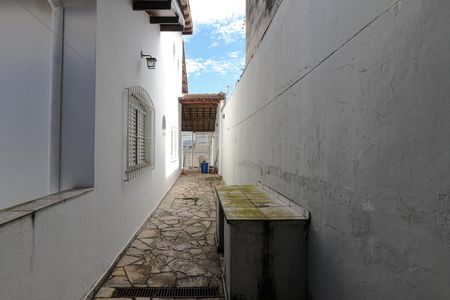 Casa para alugar com 395m², 3 quartos e 5 vagasQuintal