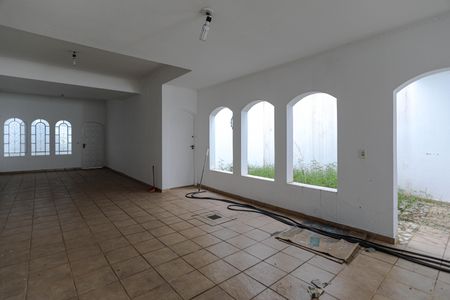 Casa para alugar com 395m², 3 quartos e 5 vagasQuintal