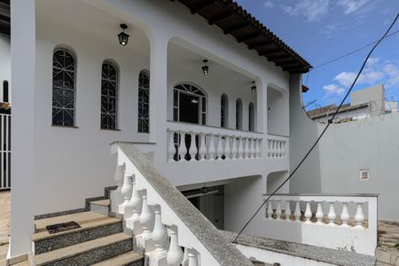 Casa para alugar com 395m², 3 quartos e 5 vagasQuintal