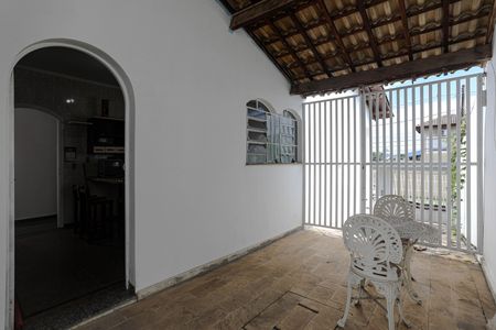 Casa para alugar com 395m², 3 quartos e 5 vagasQuintal