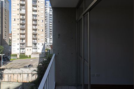 Apartamento à venda com 56m², 2 quartos e 1 vaga Apartamento à venda com 56m², 2 quartos e 1 vagaVaranda