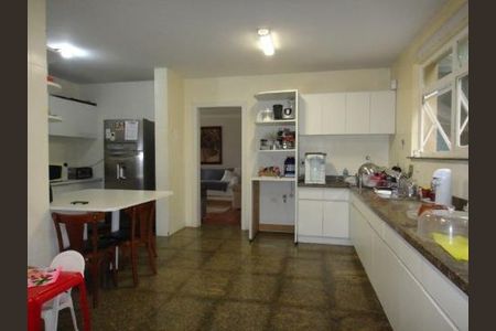 Casa à venda com 727m², 4 quartos e 8 vagas Casa à venda com 727m², 4 quartos e 8 vagasFoto 30