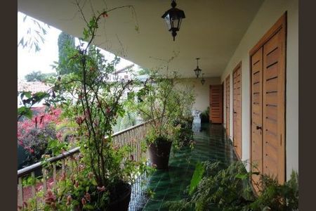 Casa à venda com 727m², 4 quartos e 8 vagas Casa à venda com 727m², 4 quartos e 8 vagasFoto 09