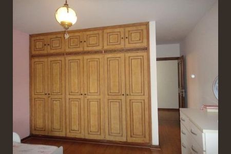 Casa à venda com 727m², 4 quartos e 8 vagas Casa à venda com 727m², 4 quartos e 8 vagasFoto 04