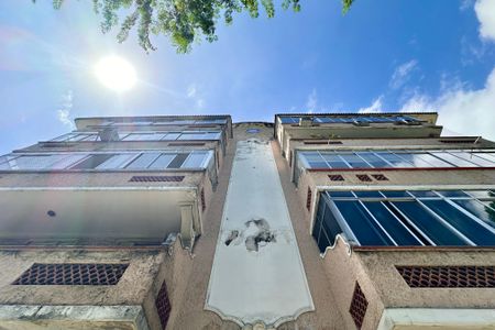 Apartamento à venda com 83m², 2 quartos e 1 vaga Apartamento à venda com 83m², 2 quartos e 1 vagaFachada