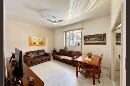 Apartamento à venda com 83m², 2 quartos e 1 vaga Apartamento à venda com 83m², 2 quartos e 1 vagaSala