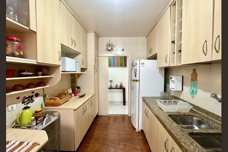 Apartamento à venda com 83m², 2 quartos e 1 vaga Apartamento à venda com 83m², 2 quartos e 1 vagaCozinha