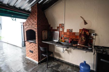 Casa à venda com 350m², 4 quartos e 3 vagas Casa à venda com 350m², 4 quartos e 3 vagasÁrea comum