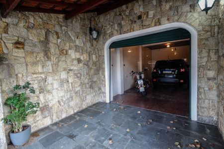 Casa à venda com 350m², 4 quartos e 3 vagas Casa à venda com 350m², 4 quartos e 3 vagasÁrea comum