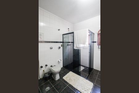 Casa à venda com 350m², 4 quartos e 3 vagas Casa à venda com 350m², 4 quartos e 3 vagasBanheiro Suíte 1