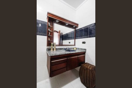 Casa à venda com 350m², 4 quartos e 3 vagas Casa à venda com 350m², 4 quartos e 3 vagasBanheiro Suíte 2