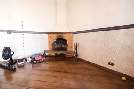 Casa à venda com 350m², 4 quartos e 3 vagas Casa à venda com 350m², 4 quartos e 3 vagasSala de estar