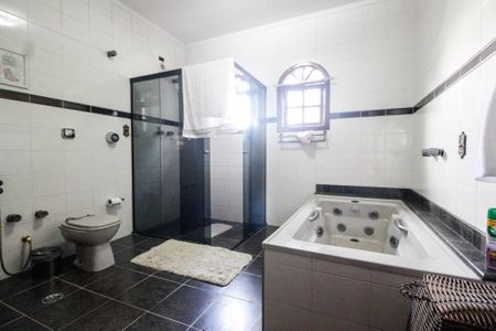 Casa à venda com 350m², 4 quartos e 3 vagas Casa à venda com 350m², 4 quartos e 3 vagasBanheiro Suíte 1