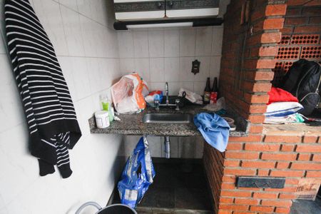 Casa à venda com 350m², 4 quartos e 3 vagas Casa à venda com 350m², 4 quartos e 3 vagasÁrea comum