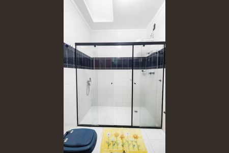 Casa à venda com 350m², 4 quartos e 3 vagas Casa à venda com 350m², 4 quartos e 3 vagasBanheiro Suíte 2