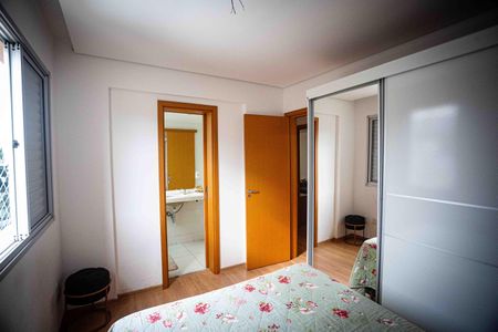 Apartamento à venda com 78m², 2 quartos e 2 vagas Apartamento à venda com 78m², 2 quartos e 2 vagasSuite