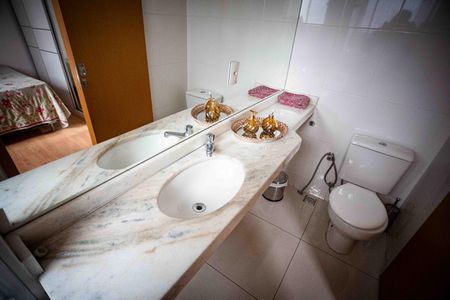 Apartamento à venda com 78m², 2 quartos e 2 vagas Apartamento à venda com 78m², 2 quartos e 2 vagasSuite