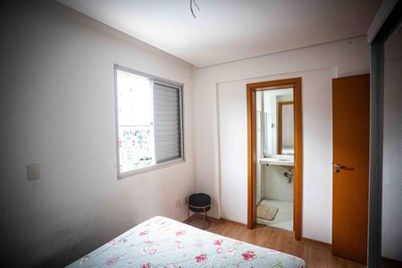 Apartamento à venda com 78m², 2 quartos e 2 vagas Apartamento à venda com 78m², 2 quartos e 2 vagasSuite