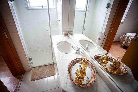 Apartamento à venda com 78m², 2 quartos e 2 vagas Apartamento à venda com 78m², 2 quartos e 2 vagasSuite