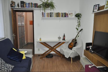 Apartamento à venda com 77m², 2 quartos e sem vagaSala