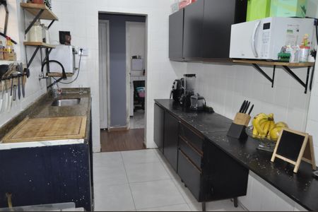 Apartamento à venda com 77m², 2 quartos e sem vagaCozinha
