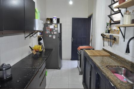 Apartamento à venda com 77m², 2 quartos e sem vagaCozinha