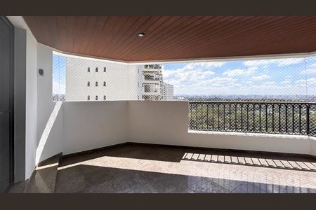 Apartamento à venda com 310m², 4 quartos e 4 vagas Apartamento à venda com 310m², 4 quartos e 4 vagasVaranda