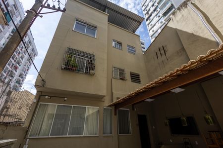 Apartamento à venda com 64m², 2 quartos e sem vaga Apartamento à venda com 64m², 2 quartos e sem vagaFachada