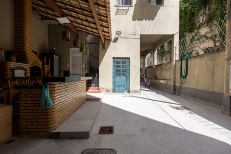 Apartamento à venda com 64m², 2 quartos e sem vaga Apartamento à venda com 64m², 2 quartos e sem vagaChurrasqueira