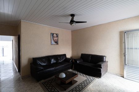 Casa à venda com 91m², 3 quartos e 2 vagasSala