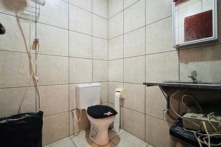 Casa para alugar com 228m², 4 quartos e 6 vagas Casa para alugar com 228m², 4 quartos e 6 vagasBanheiro de Serviço