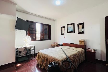 Casa para alugar com 228m², 4 quartos e 6 vagas Casa para alugar com 228m², 4 quartos e 6 vagasQuarto 4