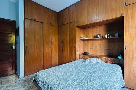 Casa para alugar com 228m², 4 quartos e 6 vagas Casa para alugar com 228m², 4 quartos e 6 vagasQuarto 1