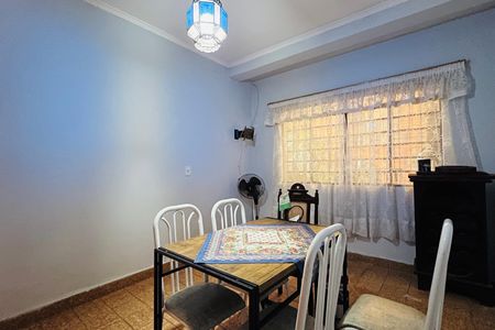 Casa para alugar com 228m², 4 quartos e 6 vagas Casa para alugar com 228m², 4 quartos e 6 vagasCopa