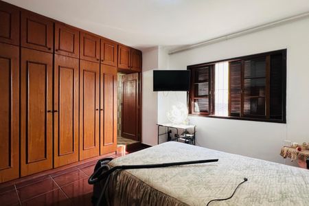 Casa para alugar com 228m², 4 quartos e 6 vagas Casa para alugar com 228m², 4 quartos e 6 vagasQuarto 4