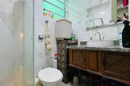 Casa para alugar com 228m², 4 quartos e 6 vagas Casa para alugar com 228m², 4 quartos e 6 vagasBanheiro