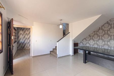 Casa para alugar com 126m², 3 quartos e 3 vagas Casa para alugar com 126m², 3 quartos e 3 vagasSala de Jantar