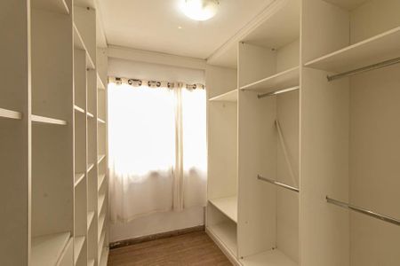 Casa para alugar com 126m², 3 quartos e 3 vagas Casa para alugar com 126m², 3 quartos e 3 vagasCloset