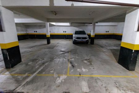 Apartamento à venda com 190m², 4 quartos e 4 vagas Apartamento à venda com 190m², 4 quartos e 4 vagasGaragem