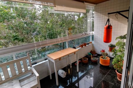 Apartamento à venda com 190m², 4 quartos e 4 vagas Apartamento à venda com 190m², 4 quartos e 4 vagasVaranda da Sala