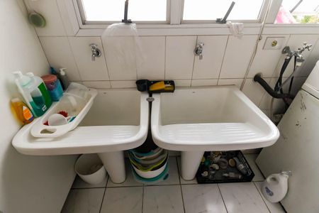 Apartamento à venda com 190m², 4 quartos e 4 vagas Apartamento à venda com 190m², 4 quartos e 4 vagasDetalhe da area de serviço