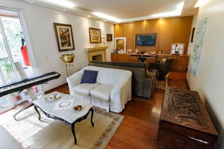 Apartamento à venda com 190m², 4 quartos e 4 vagas Apartamento à venda com 190m², 4 quartos e 4 vagasSala