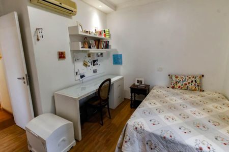 Apartamento à venda com 190m², 4 quartos e 4 vagas Apartamento à venda com 190m², 4 quartos e 4 vagasSuíte 2