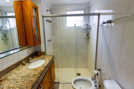 Apartamento à venda com 190m², 4 quartos e 4 vagas Apartamento à venda com 190m², 4 quartos e 4 vagasBanheiro da Suíte 3