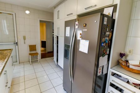 Apartamento à venda com 190m², 4 quartos e 4 vagas Apartamento à venda com 190m², 4 quartos e 4 vagasCozinha - Armários