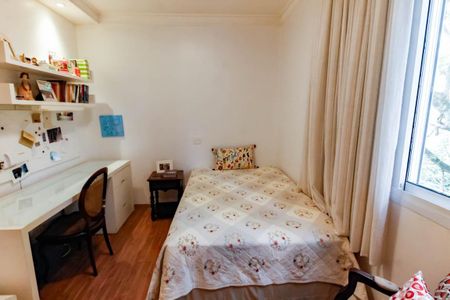 Apartamento à venda com 190m², 4 quartos e 4 vagas Apartamento à venda com 190m², 4 quartos e 4 vagasSuíte 2