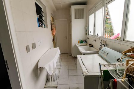 Apartamento à venda com 190m², 4 quartos e 4 vagas Apartamento à venda com 190m², 4 quartos e 4 vagasÁrea de Serviço