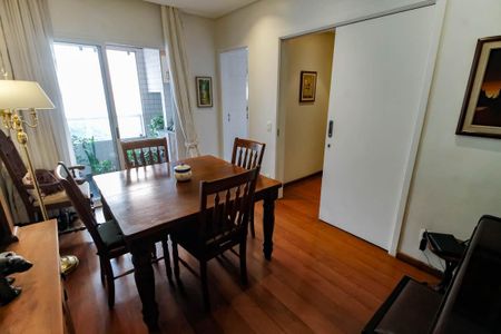 Apartamento à venda com 190m², 4 quartos e 4 vagas Apartamento à venda com 190m², 4 quartos e 4 vagasCopa