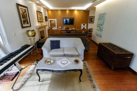 Apartamento à venda com 190m², 4 quartos e 4 vagas Apartamento à venda com 190m², 4 quartos e 4 vagasSala