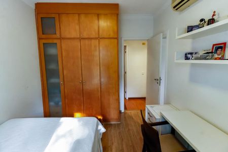 Apartamento à venda com 190m², 4 quartos e 4 vagas Apartamento à venda com 190m², 4 quartos e 4 vagasSuíte 1 - armários